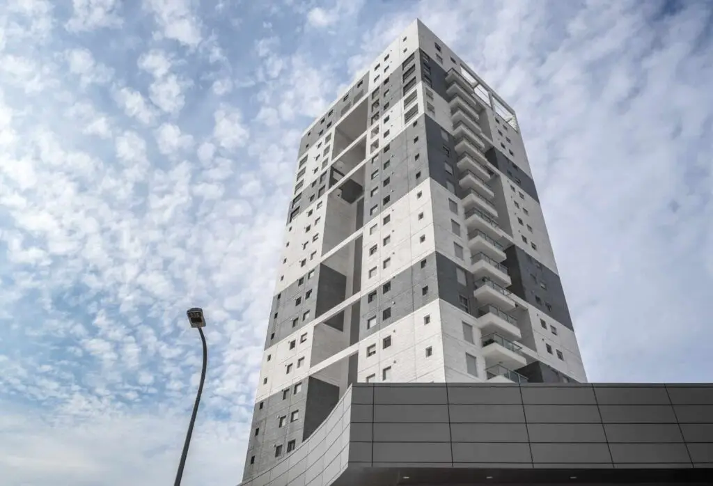 תמונה ורטיקלית עבור פרויקט דירות TOWER בטירת כרמל